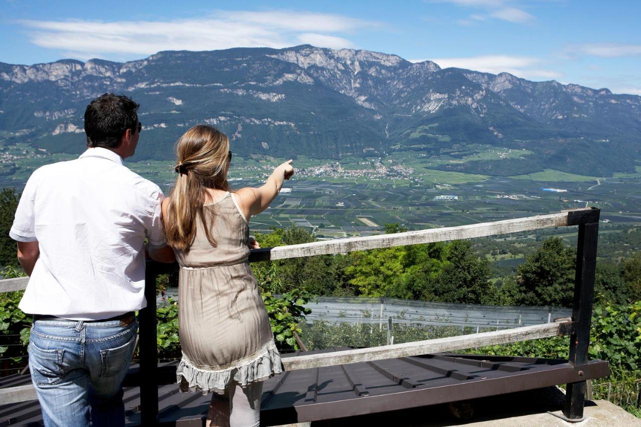 Engadiner Apartments & Wines Montagna Exteriör bild