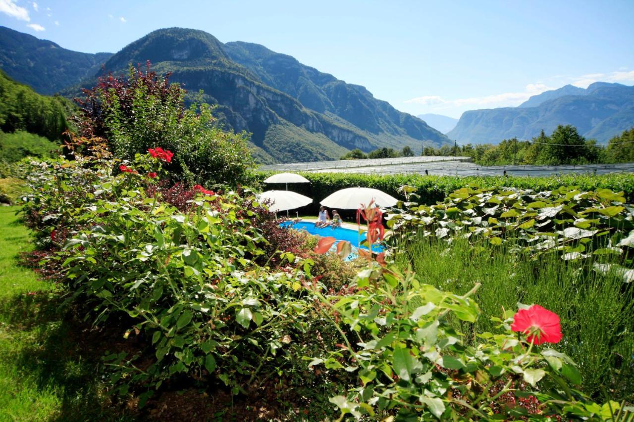 Engadiner Apartments & Wines Montagna Exteriör bild