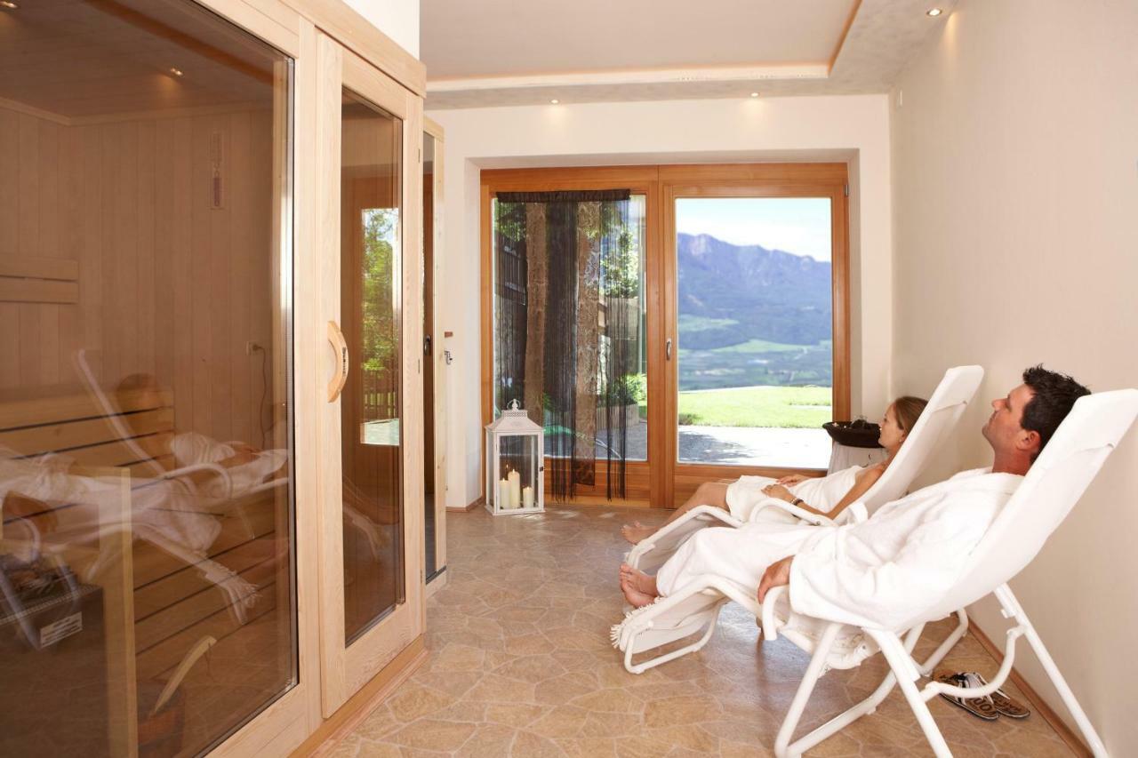 Engadiner Apartments & Wines Montagna Exteriör bild