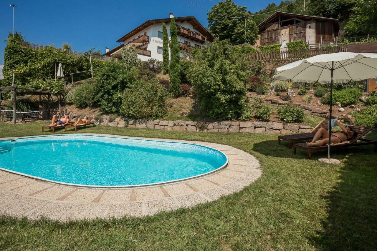 Engadiner Apartments & Wines Montagna Exteriör bild